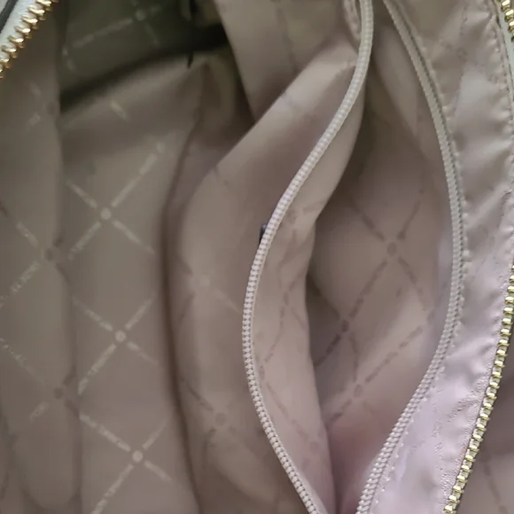 Michael Kors Buff Colored Arlo Bag Elegant Design - Picture 11 of 15